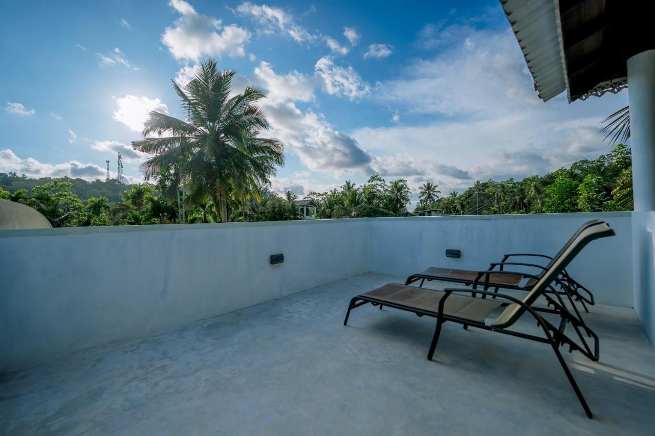 Sixth Sense Hostel Unawatuna Exterior foto
