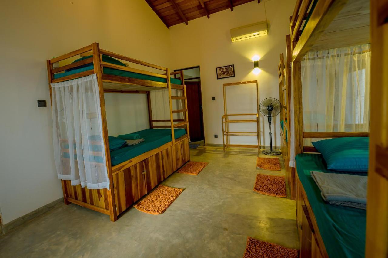 Sixth Sense Hostel Unawatuna Exterior foto